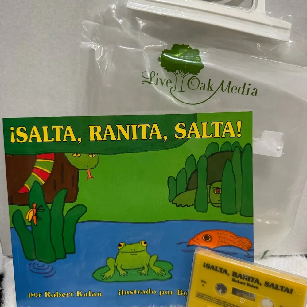¡Salta, Ranita, Salta! Children's Book - Green